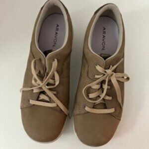 Aravon Women's Lia Tie Comfort Washable Lace Up Sneakers 9D